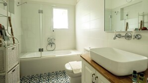 Shower, hair dryer, shampoo