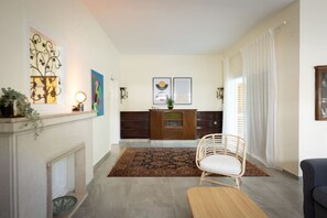 Lobby - Eclectic Dreams Rabin Square Apt (Tel Aviv)