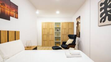 3 slaapkamers, een bureau, een strijkplank/strijkijzer, wifi