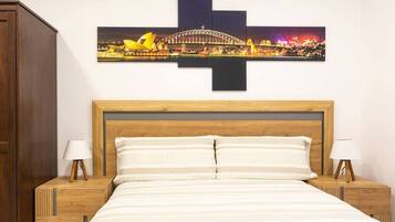 3 Schlafzimmer, Schreibtisch, BĂŒgeleisen/BĂŒgelbrett, WLAN