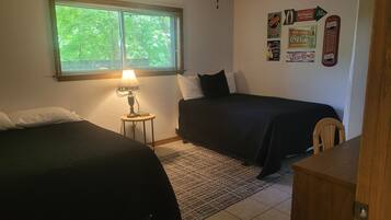 4 bedrooms, WiFi, bed sheets, wheelchair access