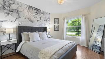 3 bedrooms, desk, iron/ironing board, travel crib