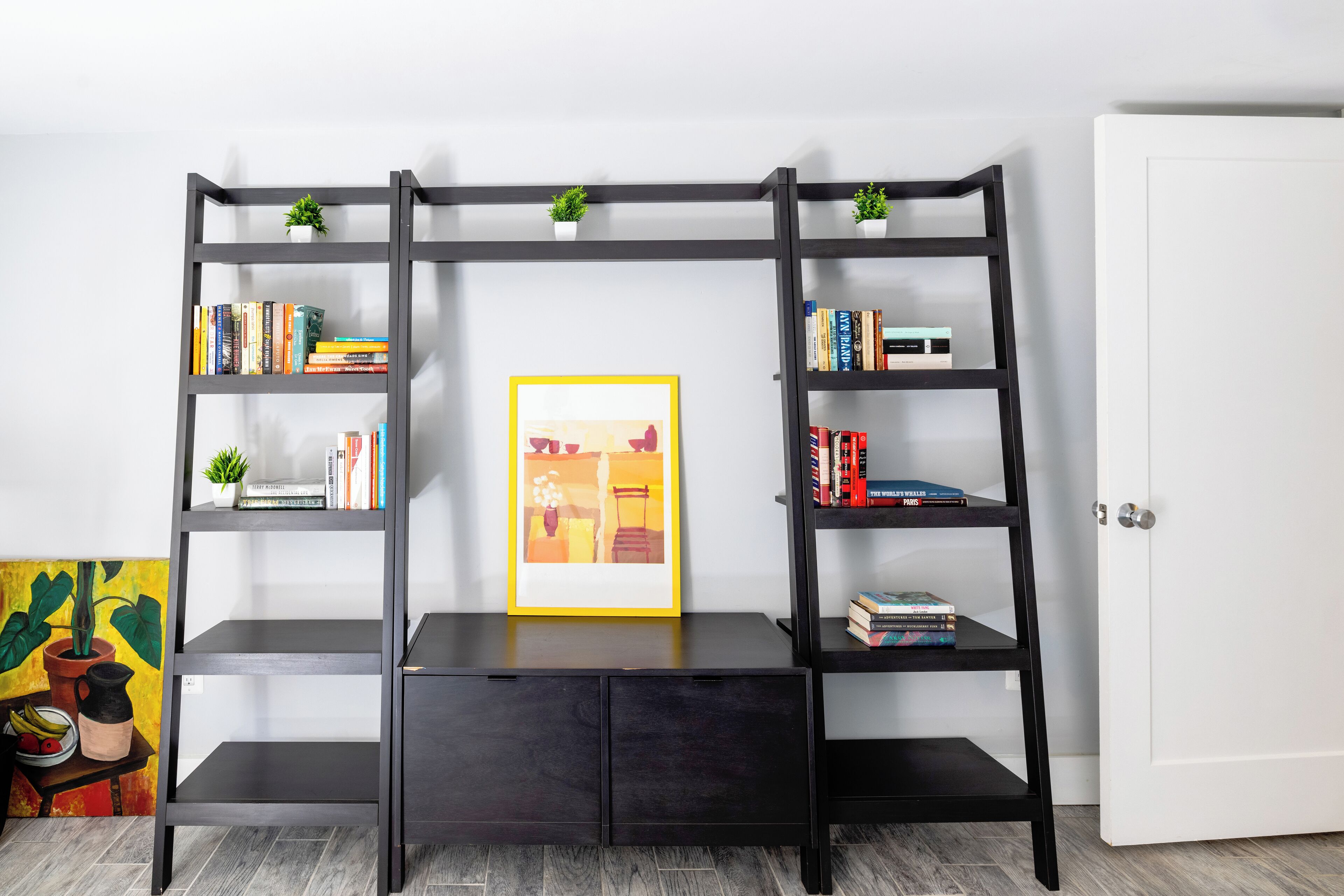 Spacious & Modern Suite by Metro in Capitol Hill