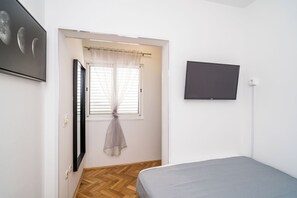 1 bedroom, iron/ironing board, WiFi, bed sheets - Charming apartment in Dubrovnik Lapad area with parking. (Dubrovnik)