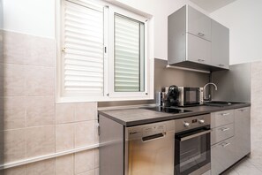 Private kitchen - Charming apartment in Dubrovnik Lapad area with parking. (Dubrovnik)