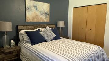2 bedrooms, iron/ironing board, WiFi, bed sheets