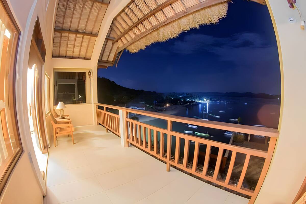 Deluxe Room, Beach View | 1 bedroom, desk, free WiFi, bed sheets