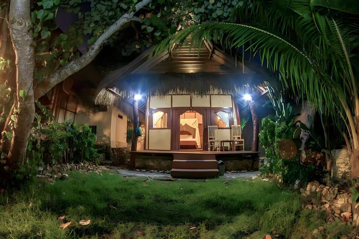 Bungalow, Beach View | 1 bedroom, desk, free WiFi, bed sheets