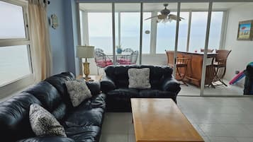 Smart TV, DVD player, books, offices