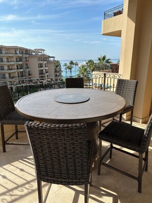 Outdoor dining - Beach Access + Amazing Views: Luxury on Medano Beach at Villa La Estancia 3508 (Cabo San Lucas)