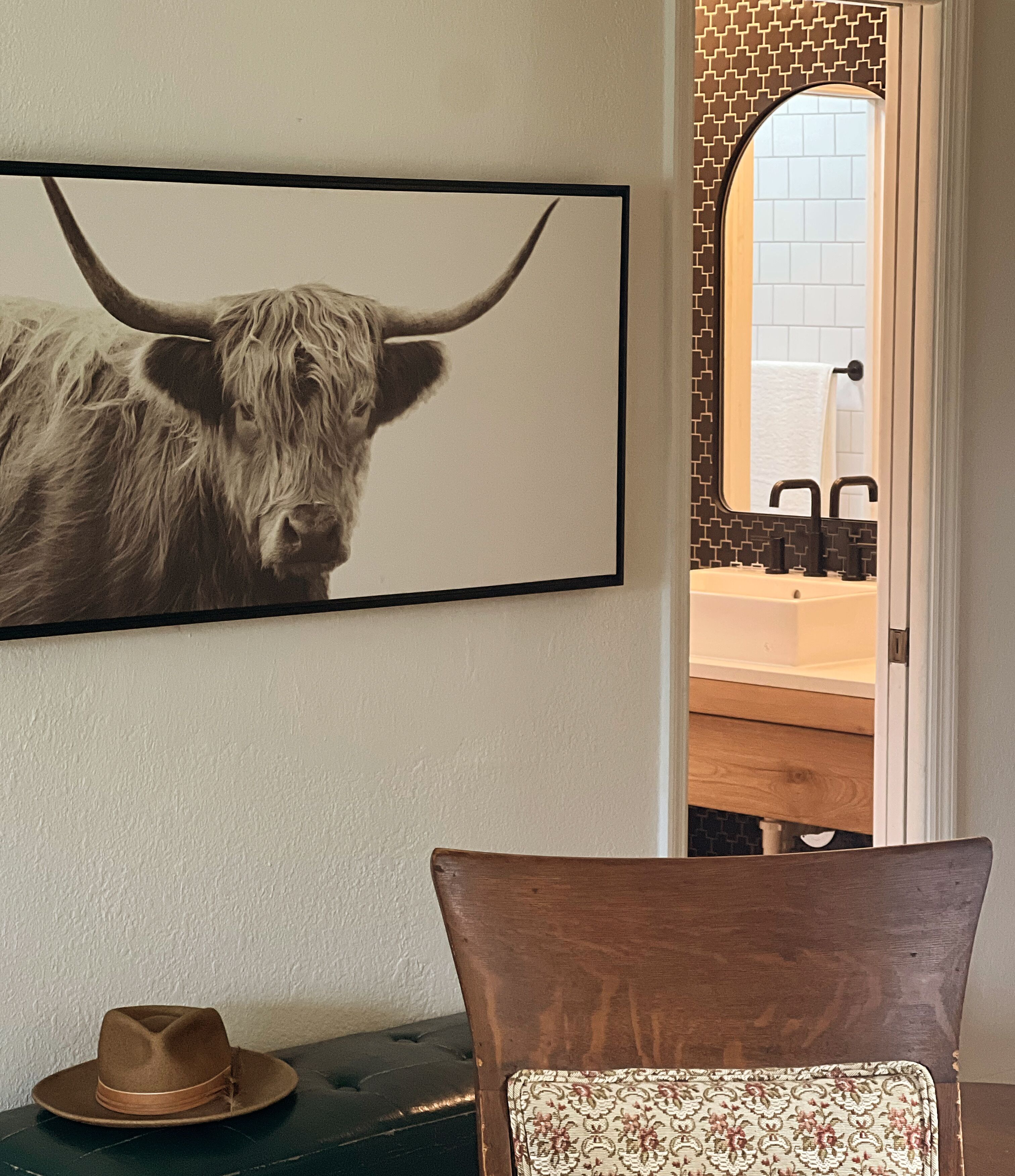 Apartamento Premium | Zona de estar | Smart TV de 50 pulgadas con canales digitales