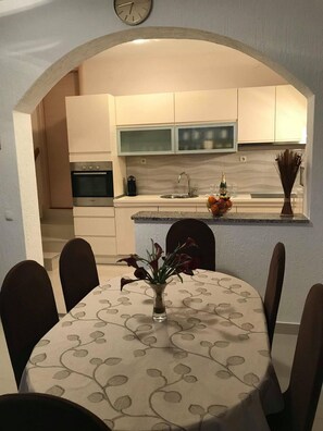 Apartment, Smoking | 3 bedrooms