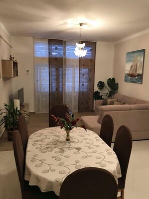 Căn hộ, hút thuốc | 3 phòng ngủ