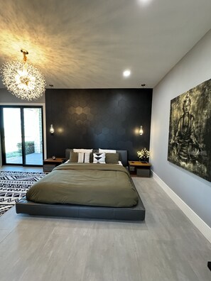 3 habitaciones, escritorio, tabla de planchar con plancha y wifi gratis 