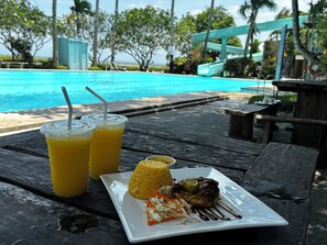 室外泳池、暖水池