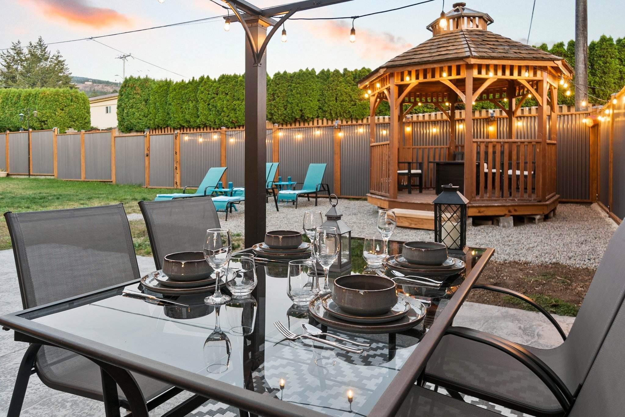 Outdoor dining