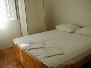 Apartment | 2 bedrooms - Apartments Neva - 30 m From sea (Jelsa)