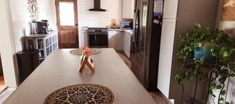 NEW LISTING- GARDEN OASIS w/ Fresh Garden access + CENTRALLY LOCATED