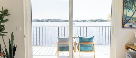 تلفزيون ذكي، كُتُب