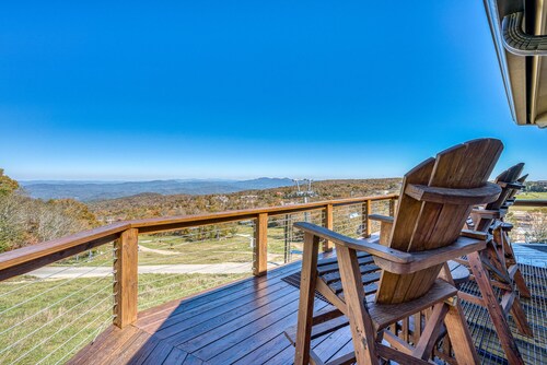 Best Location!!! SLOPESIDE! Mountain View’s! Walk to restaurants!