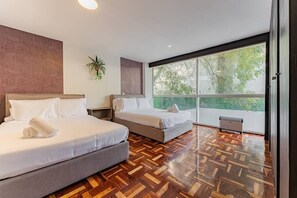 2 habitaciones, tabla de planchar con plancha, wifi y ropa de cama