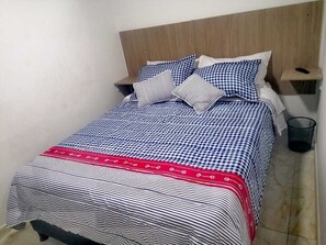 Doppia Comfort uso singolo, dormitorio misto | Bagno | Doccia, asciugamani
