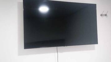 4 bedrooms, premium bedding, down duvets, pillow-top beds