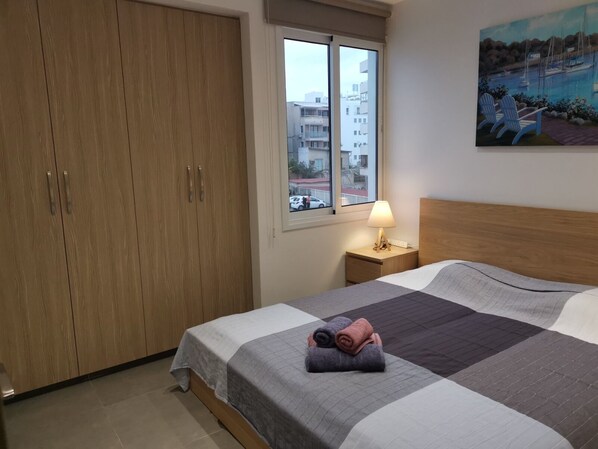 3 chambres, fer et planche Ă repasser, Wi-Fi, draps fournis