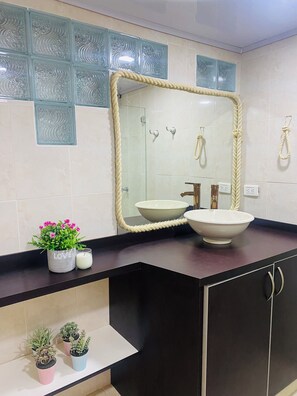 Handtücher, Seife, Toilettenpapier