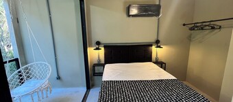 Monkey Lodge - House in the forest 