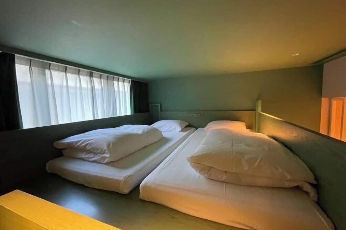 Caja fuerte, cortinas opacas, sistema de insonorización