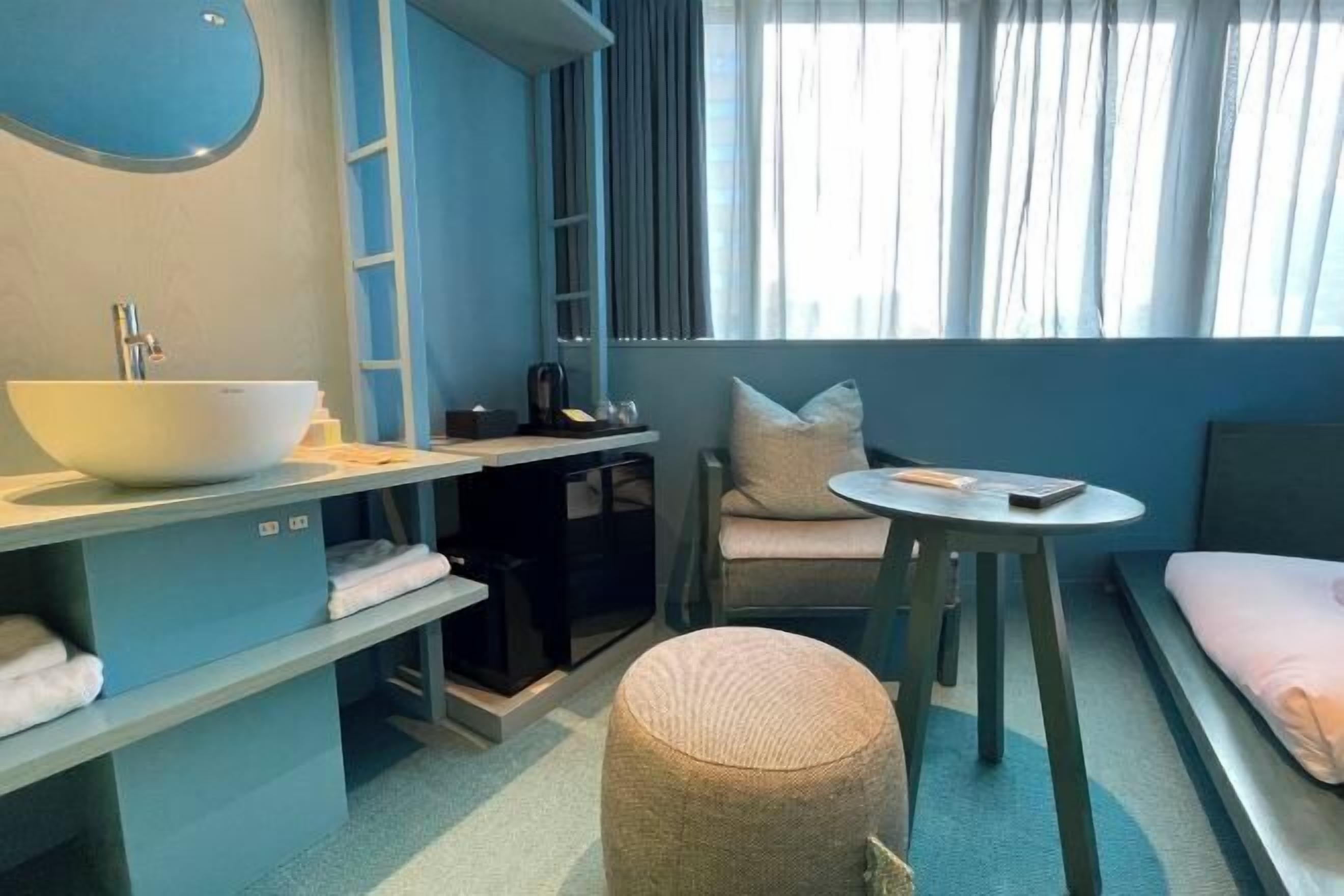 Een kluis op de kamer, verduisterende gordijnen, geluiddichte muren