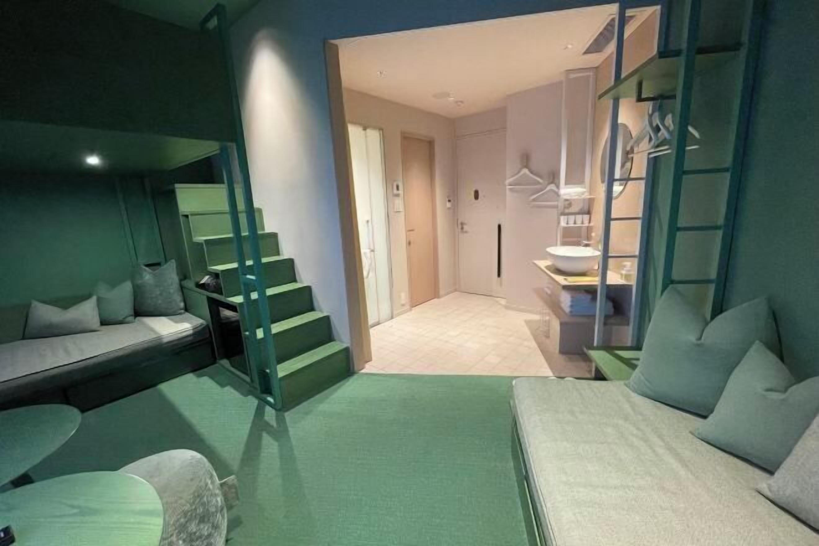 Een kluis op de kamer, verduisterende gordijnen, geluiddichte muren