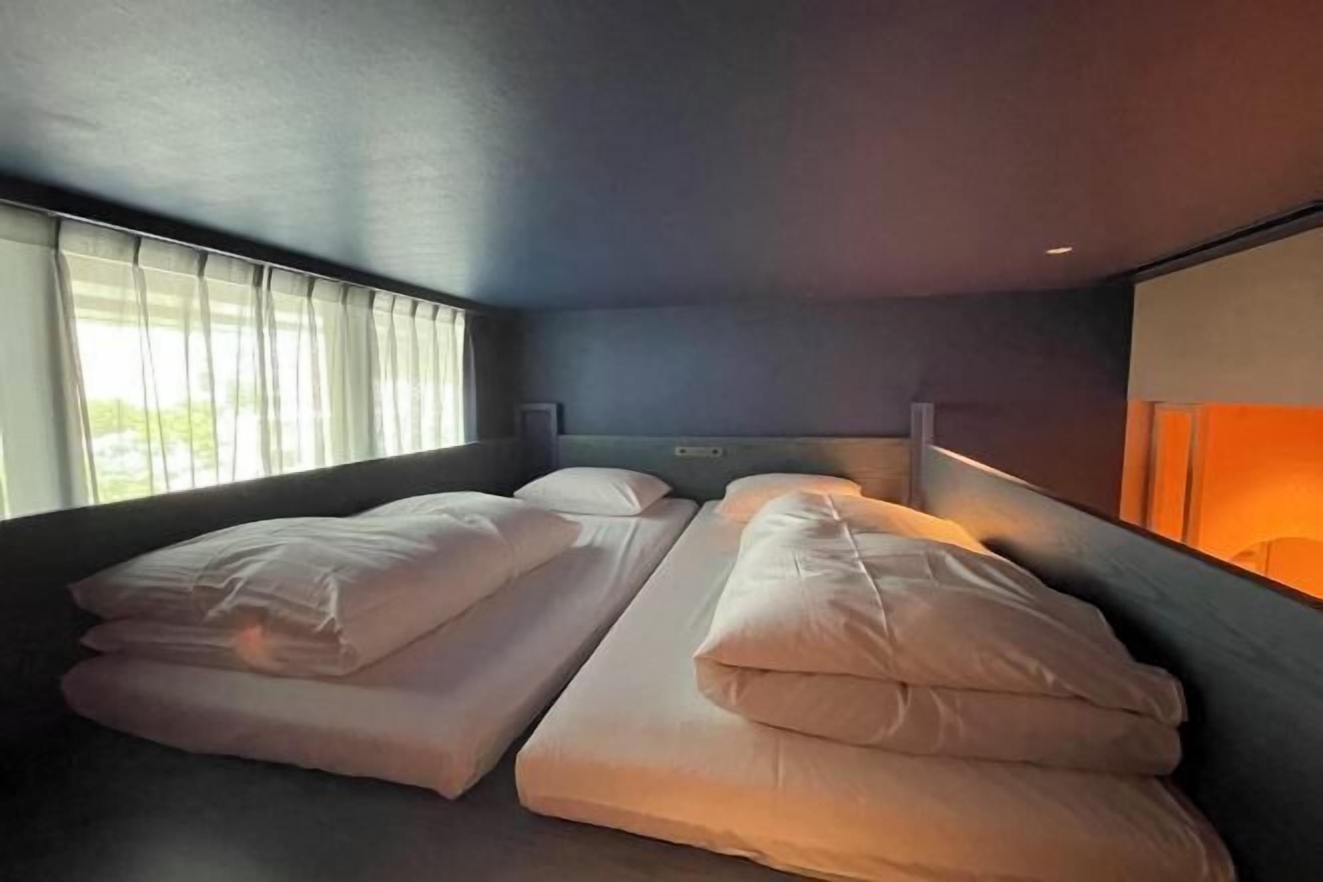 Een kluis op de kamer, verduisterende gordijnen, geluiddichte muren