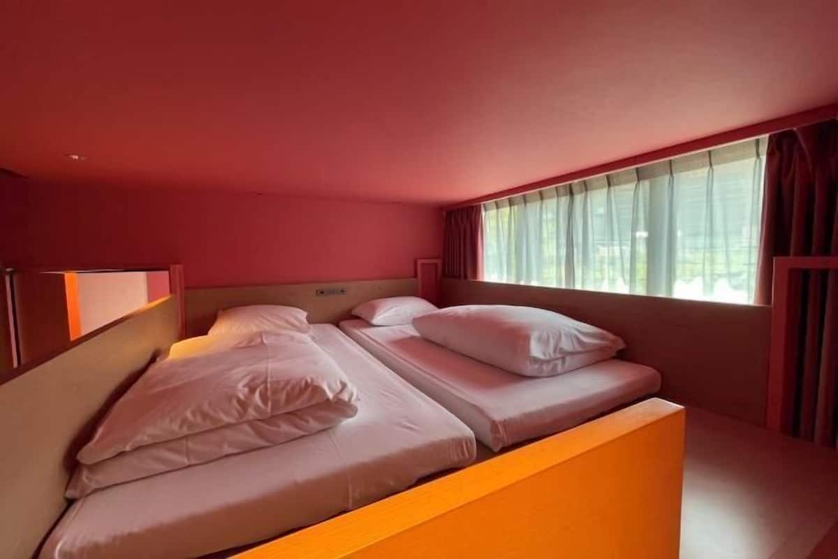 Caja fuerte, cortinas opacas, sistema de insonorización