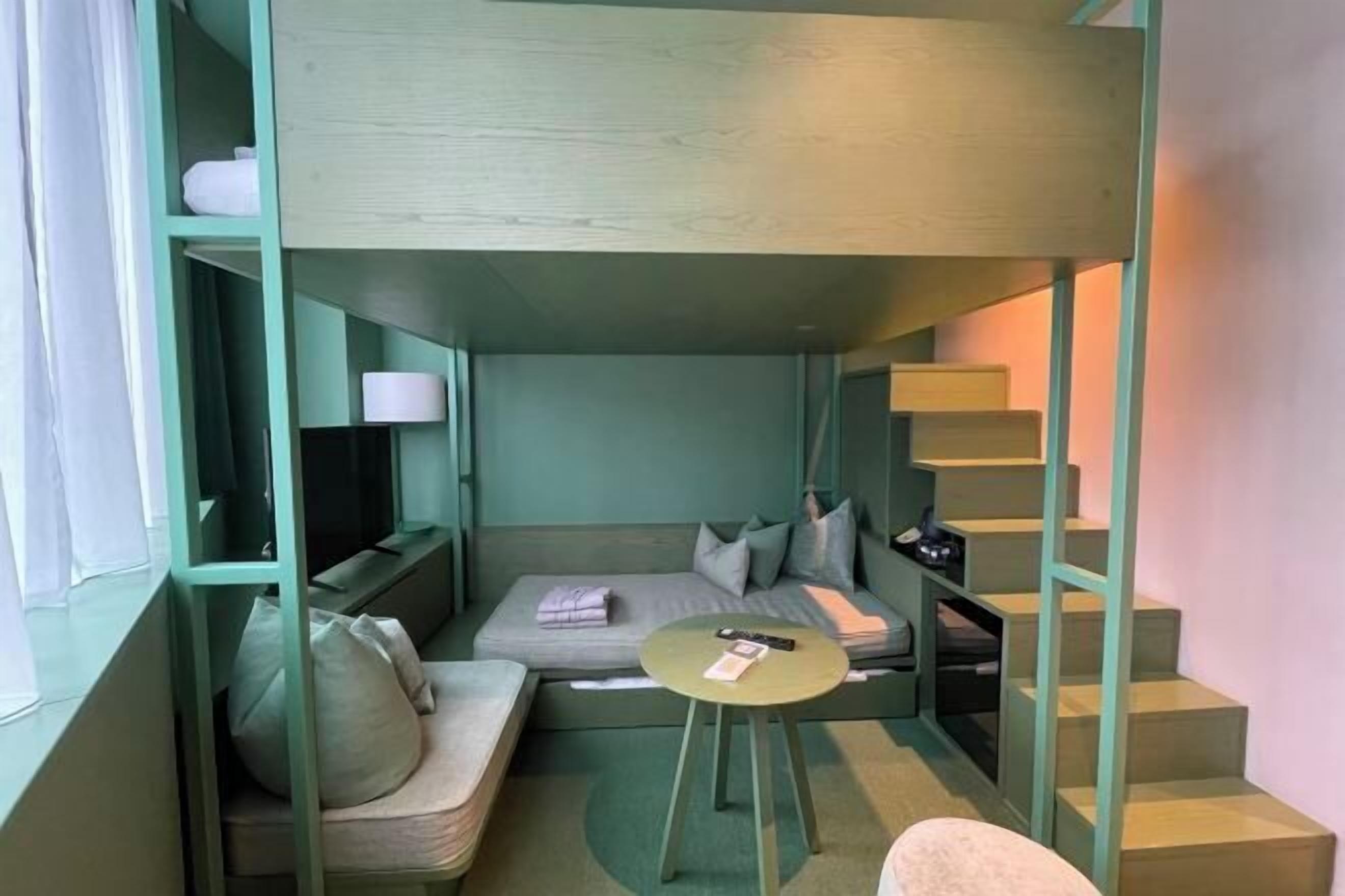 Een kluis op de kamer, verduisterende gordijnen, geluiddichte muren