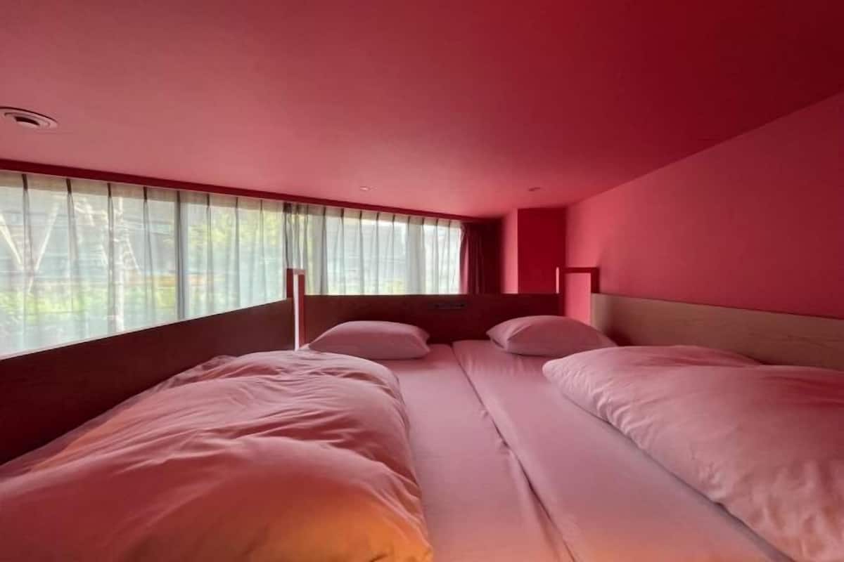 Caja fuerte, cortinas opacas, sistema de insonorización