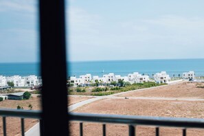 Property grounds - Apt - Sleeps 6 - Balcony - Parking (Zanzibar)