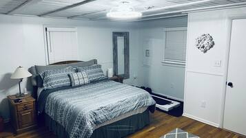 3 bedrooms, in-room safe, desk, iron/ironing board