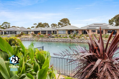 Luxurious Lakefront on Franklin Island