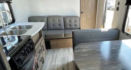 LUXURY CAMPING IN THE HEART OF THE MAINE LAKES REGION MINUTES TO NAPLES CAUSEWAY