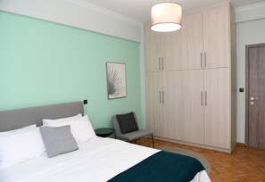 2 slaapkamers, een strijkplank/strijkijzer, wifi, beddengoed
