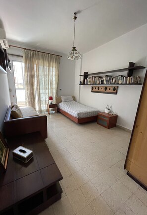 2 bedrooms, iron/ironing board, WiFi - New Jdeideh, Including Generator, Furnished Apartment, Parking, great location (Matn)