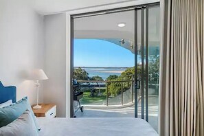 3 bedrooms, bed sheets, wheelchair access