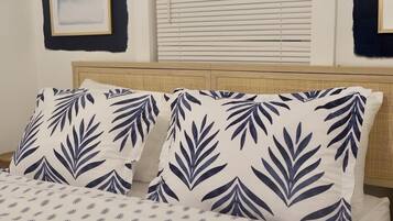 2 slaapkamers, een kluis op de kamer, een strijkplank/strijkijzer