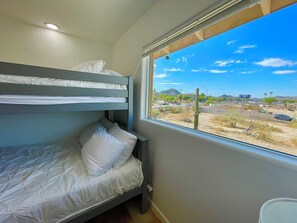 3 soverom, strykejern/-brett, wi-fi og sengetøy