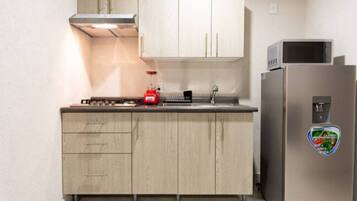 Apartment, 2 Bedrooms, Accessible, Smoking | Interior