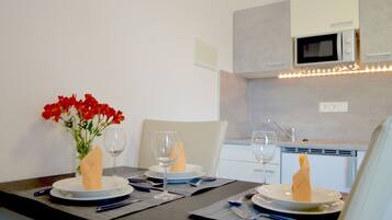 Apartment, 1 Bedroom, Smoking, Terrace | Private kitchen