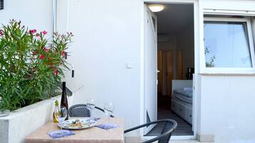 Apartment, 1 Bedroom, Smoking, Terrace | Outdoor dining