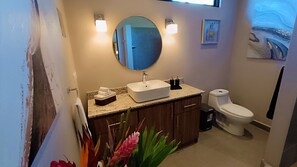 Shower, hair dryer, towels, soap - Suite Dream Blue Tu Descanso Soñado! Tamarindo Costa Rica (Provincia de Guanacaste)